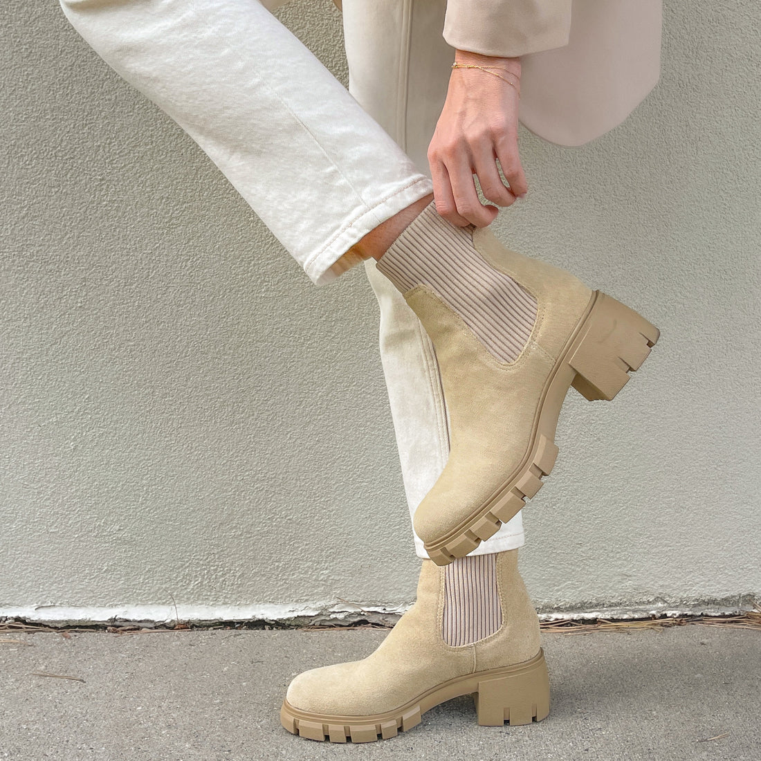 HUTCH SAND SUEDE - SM REBOOTED