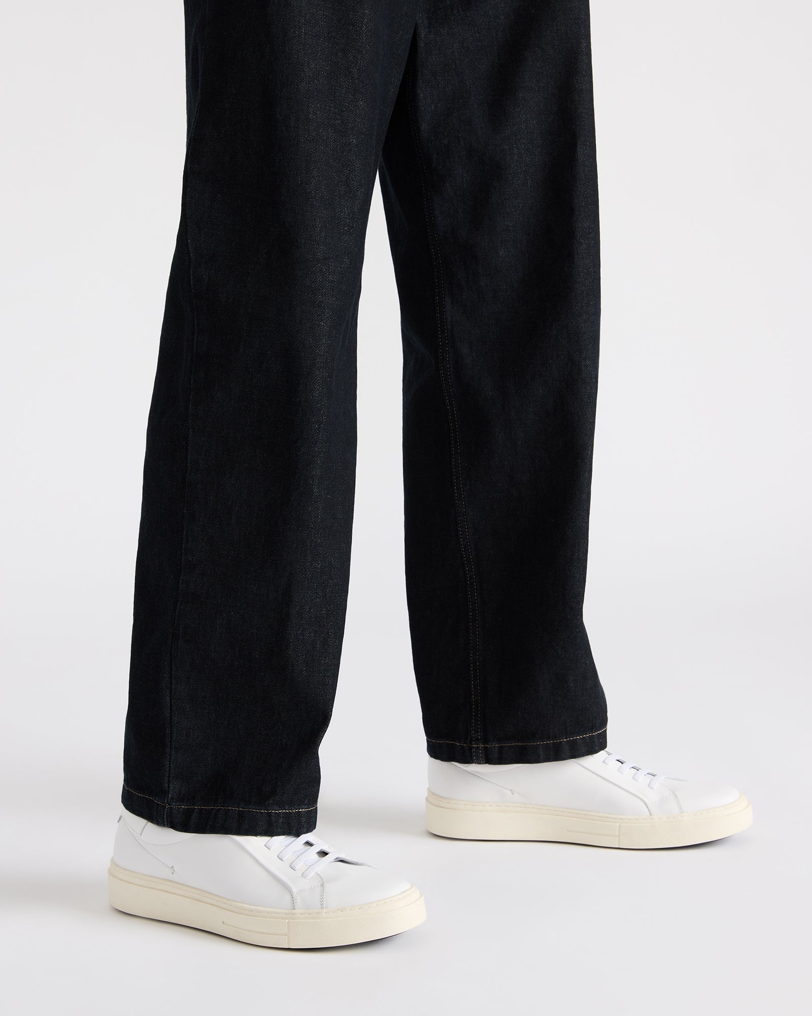 ZOII WHITE LEATHER