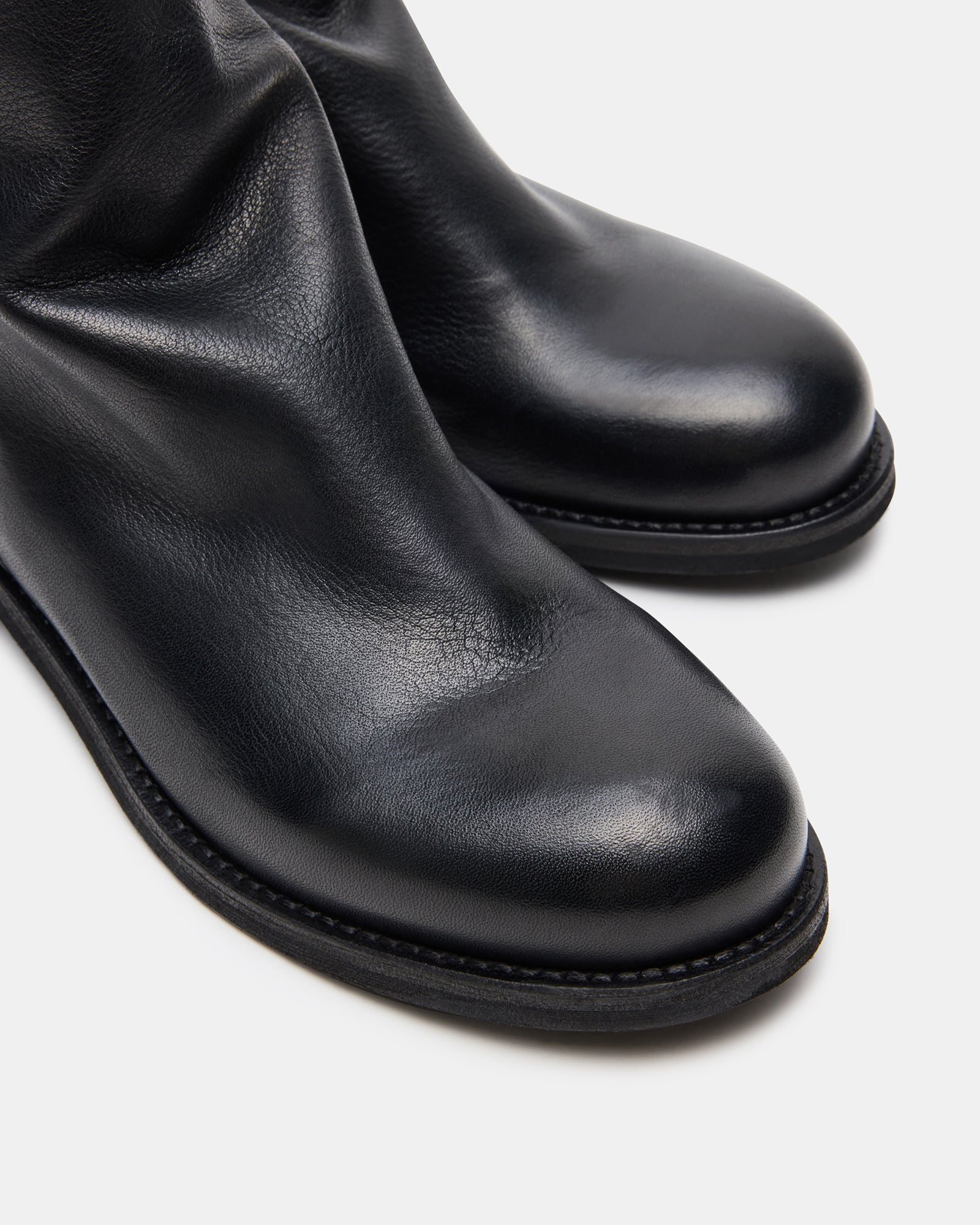 HUGHIE BLACK LEATHER