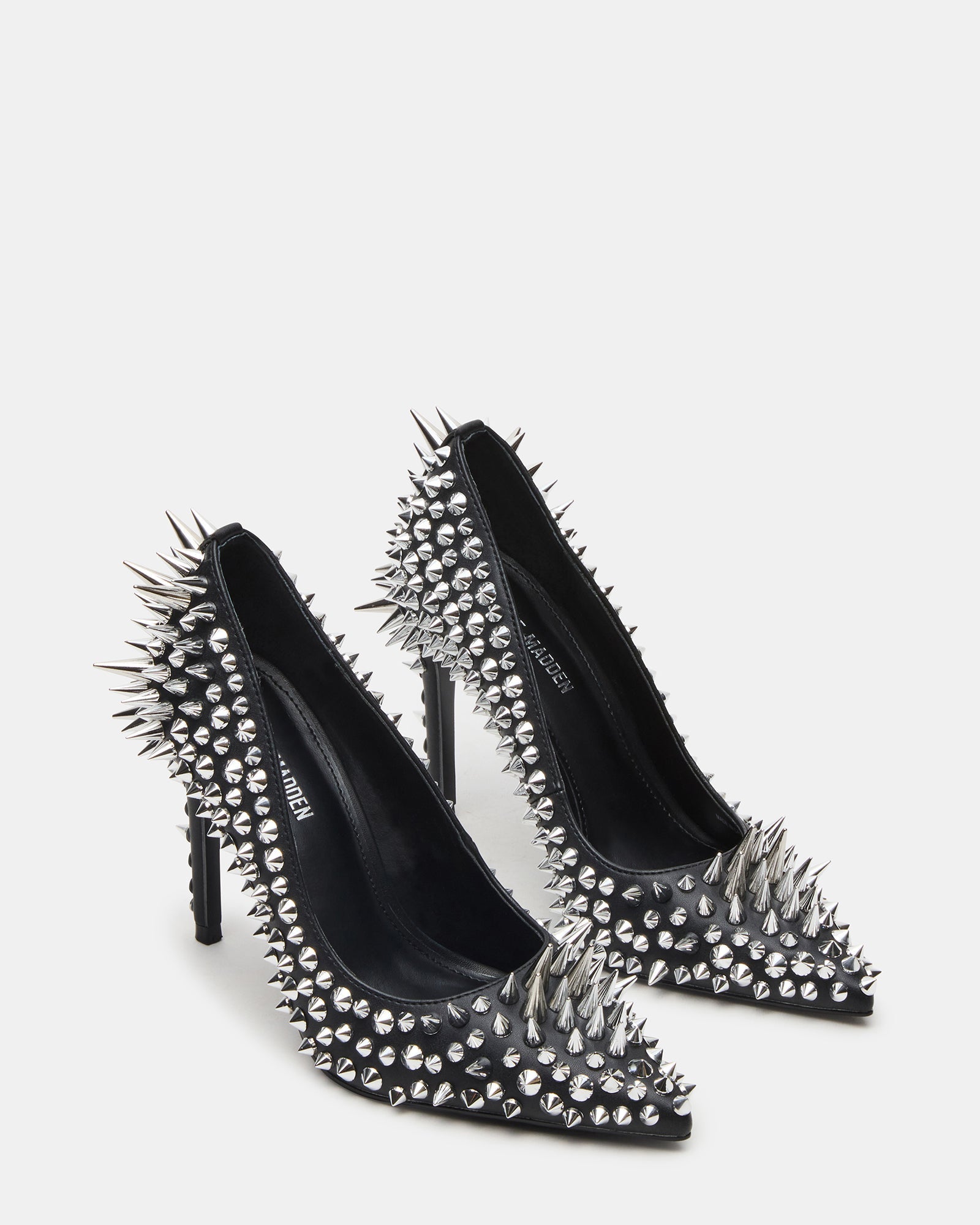 NOIR BLACK STUD