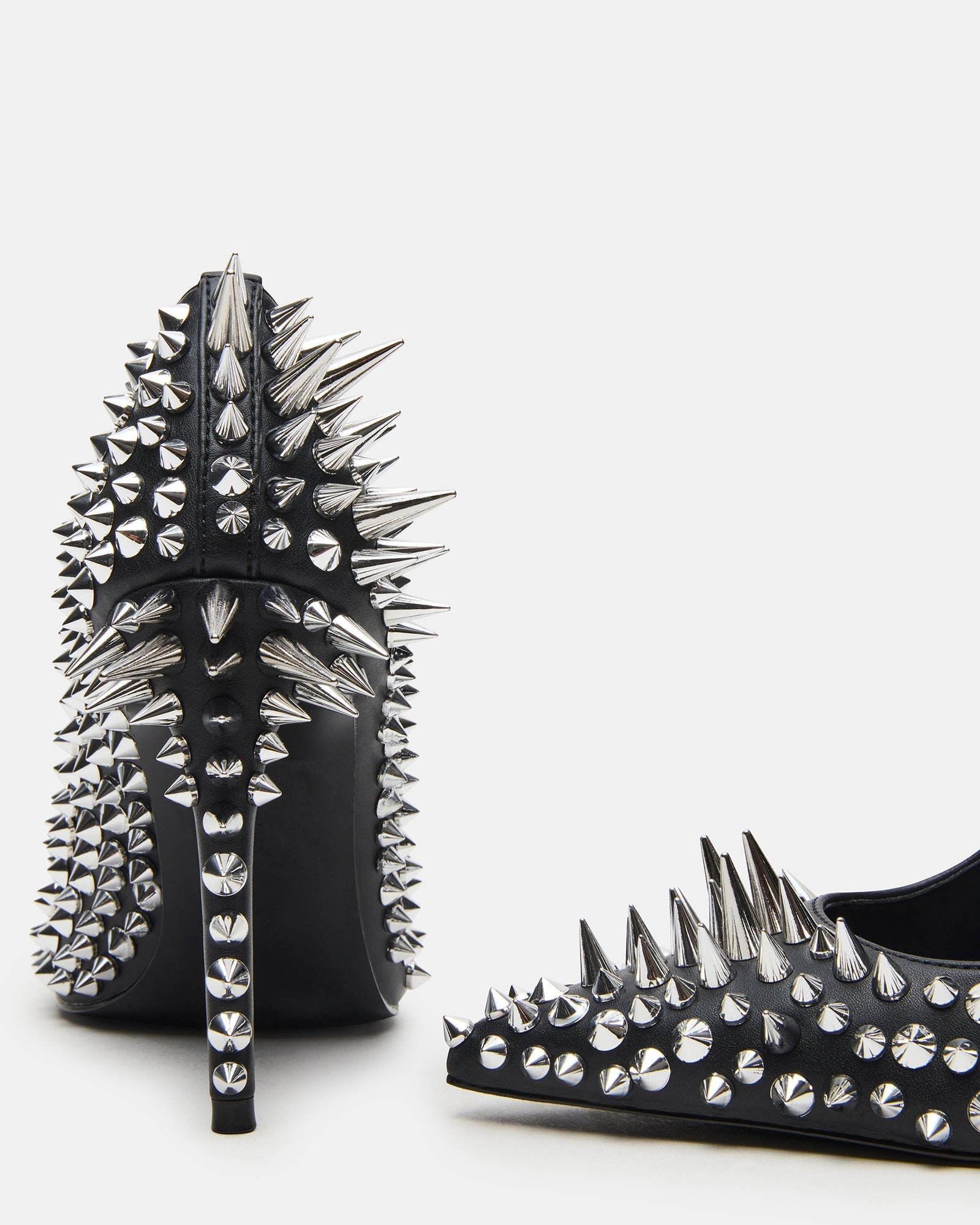 NOIR BLACK STUD
