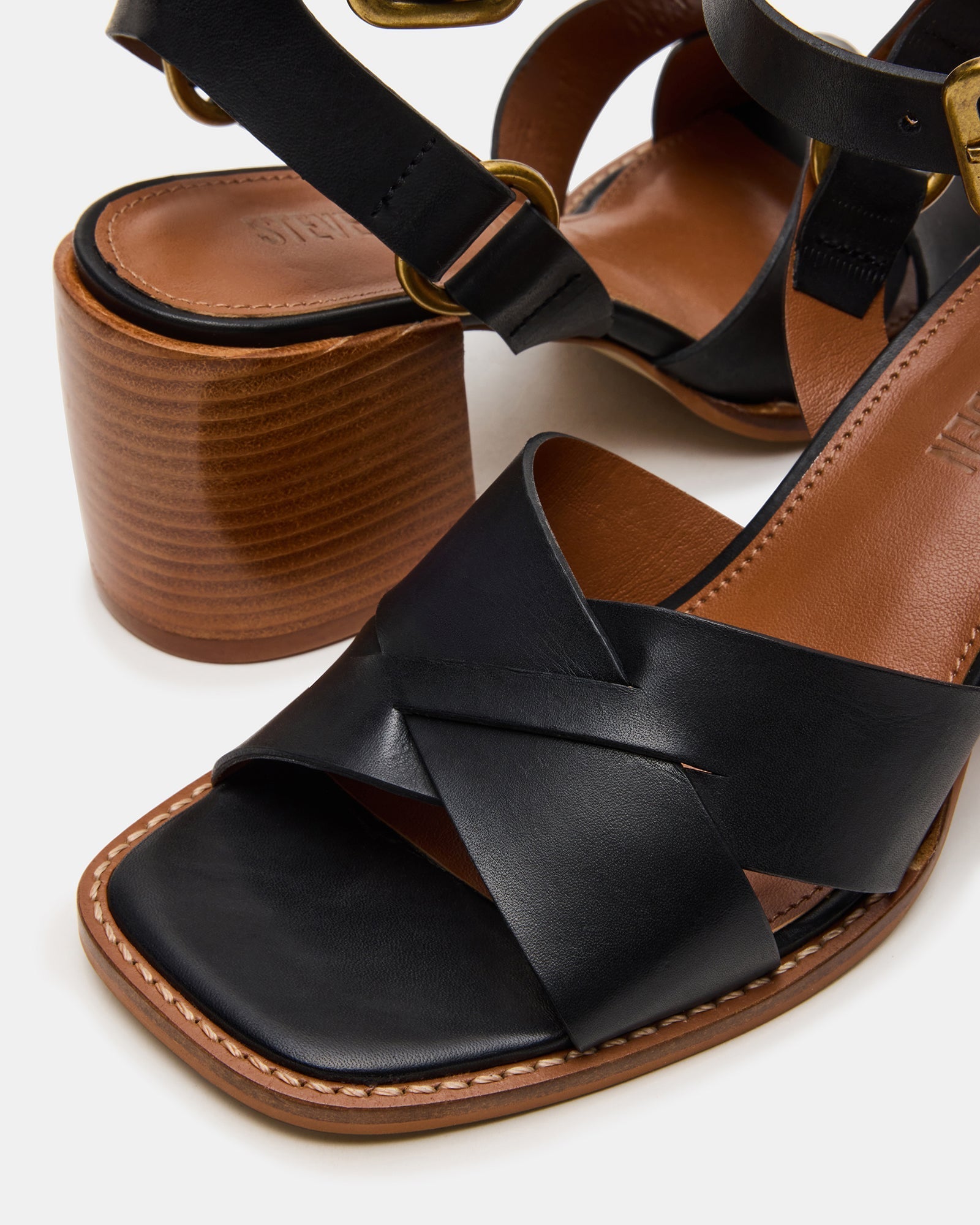 TRURO BLACK LEATHER